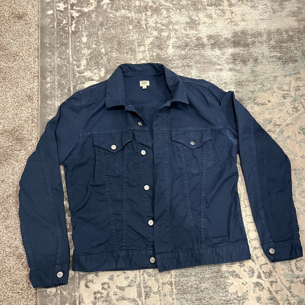 Men’s jean jacket. Size XL perfect condition!!